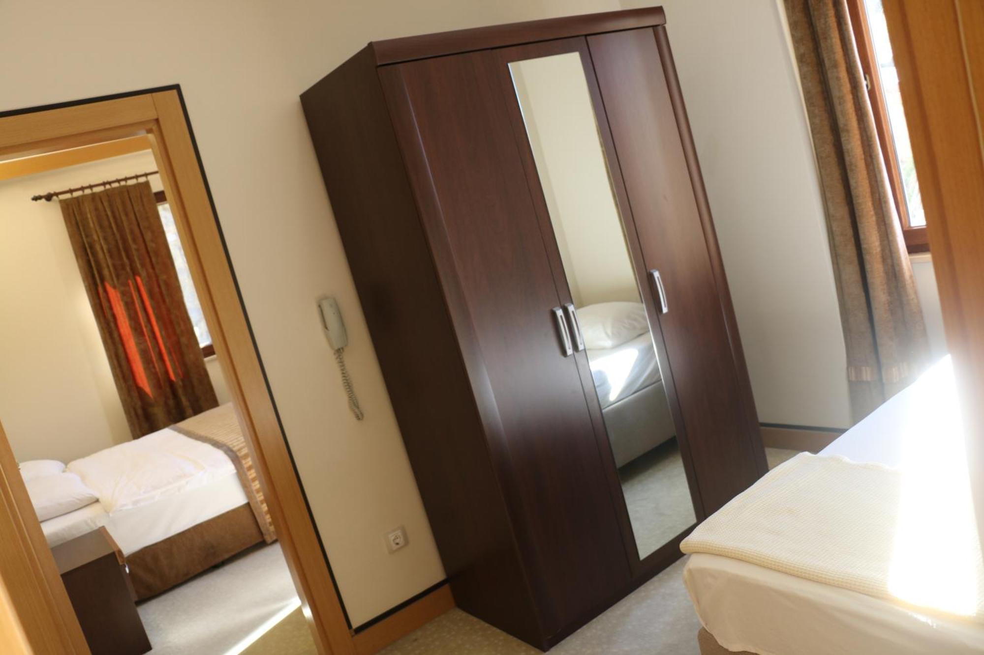 Hotel Lazlakar Sogutlu  Екстериор снимка